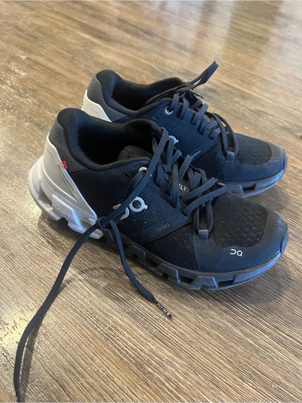 Women’s On Cloudflyer Size 6